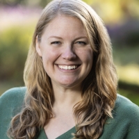  Tara Barron